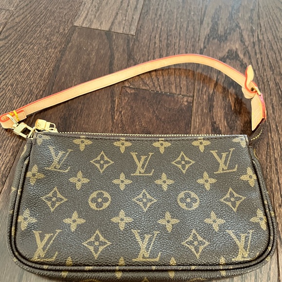 Authentic Louis Vuitton monogram pochette - Picture 3 of 3